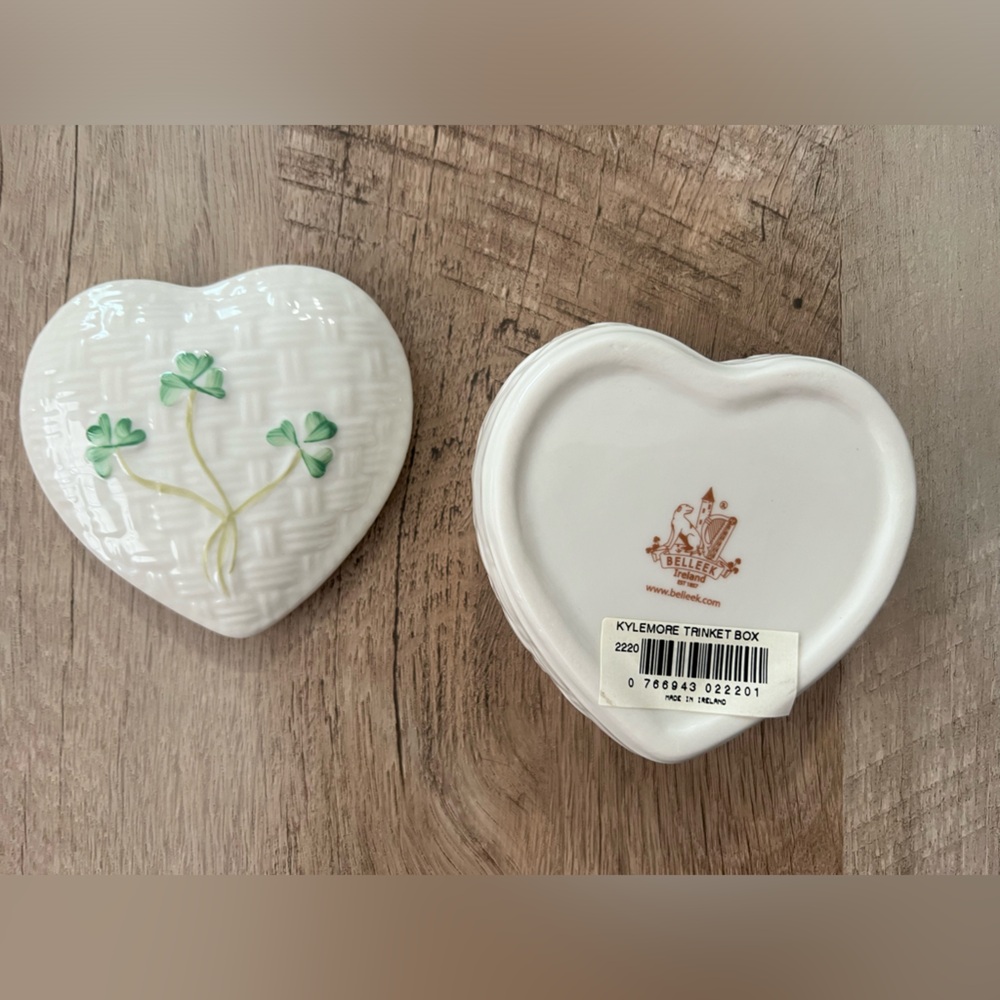Belleek Kylemore Trinket Box